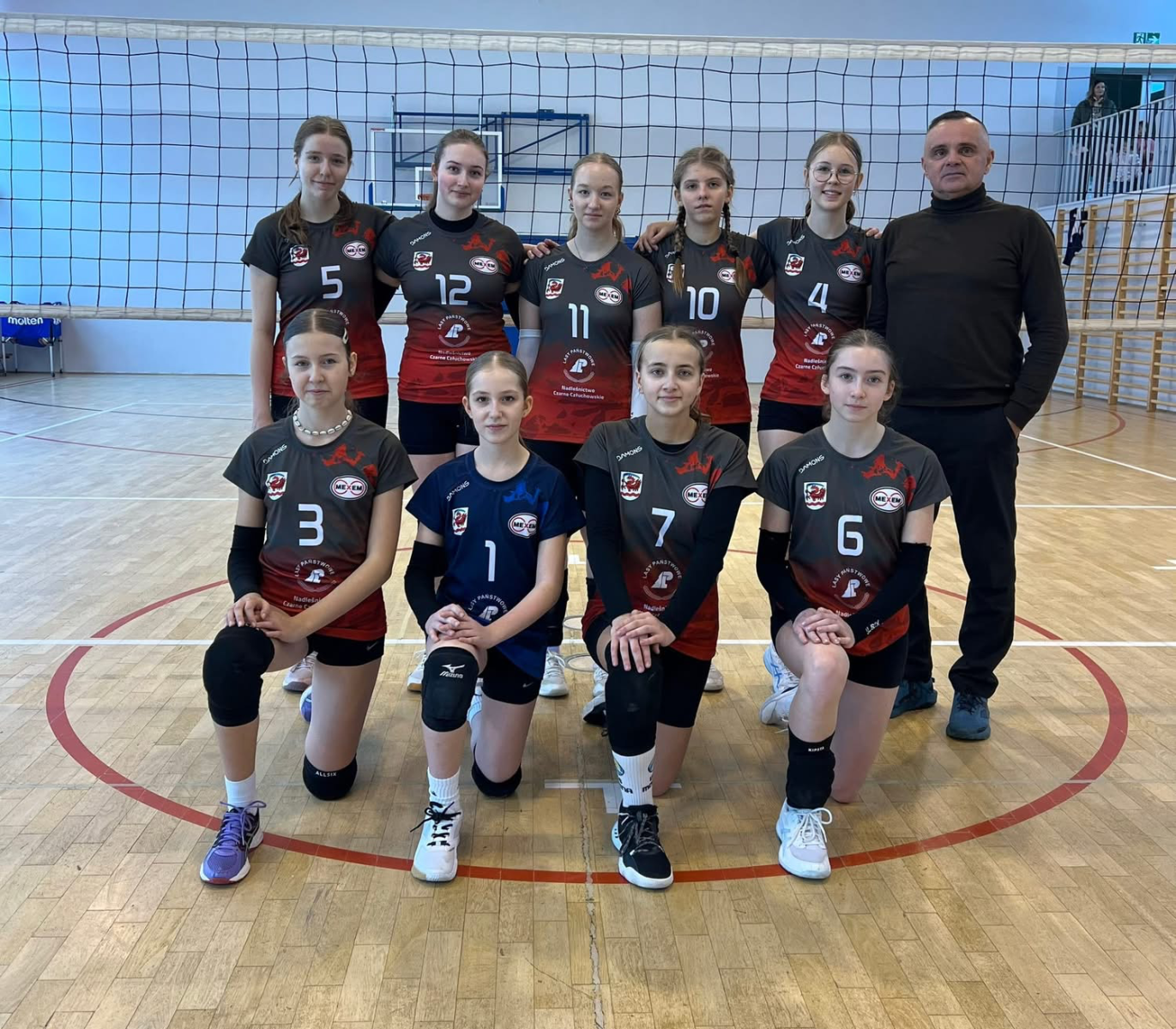 Zdjęcie: UKS Morena w Pomorskiej Wojewódzkiej Lidze Siatkówki oraz Mikołajkowym Turnieju w Minisiatkówce Dziewcząt