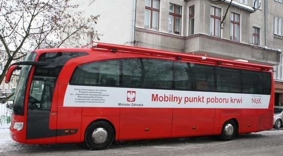 Zdjęcie: Zbiórka krwi przed Urzędem Miejskim w Miastku