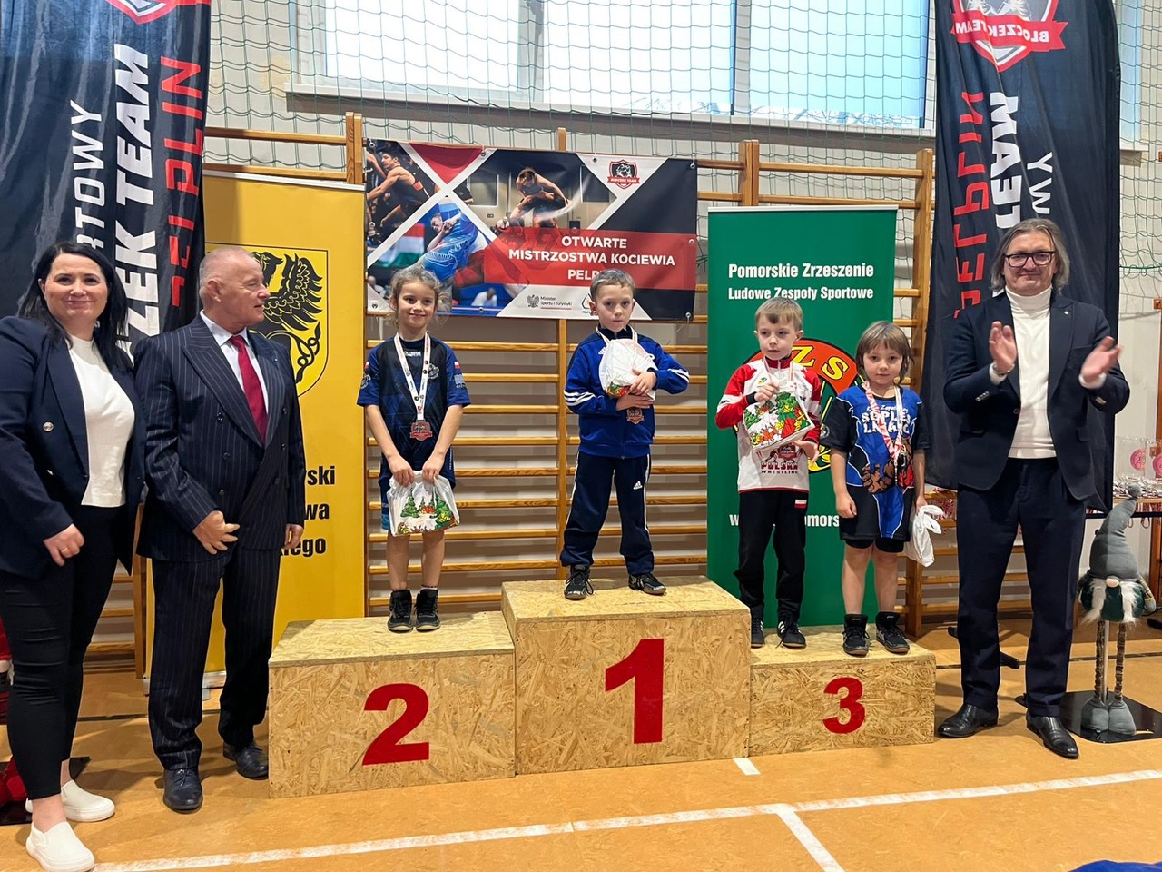 Zdjęcie: Trzy złote medale dla zapaśników